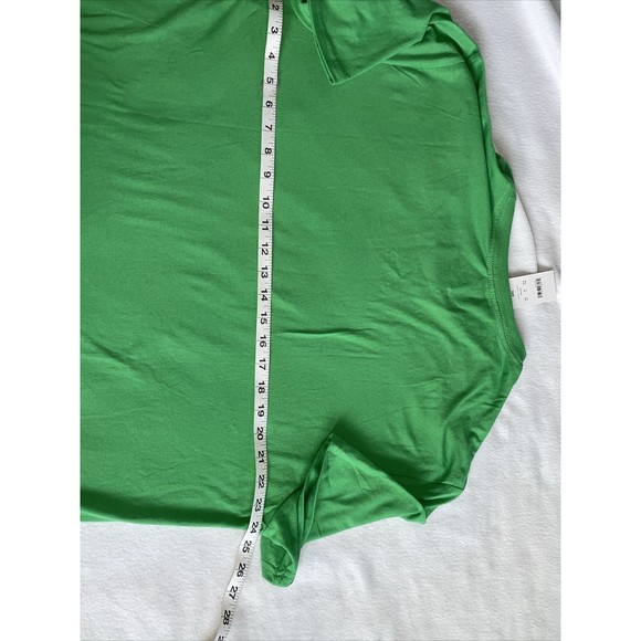 Women’s Hello Kitty Let It Snow Short Sleeve Graphic T-Shirt - Green NWT XXL New - Picture 5 of 6